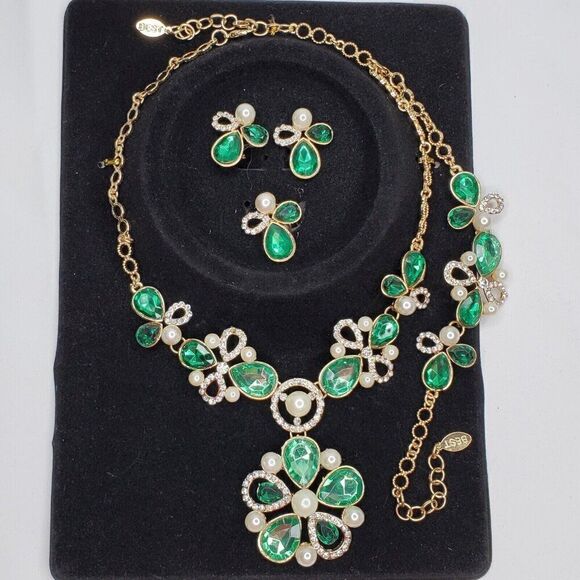 Statement Necklace Earrings Bracelet Ring Faux Pearl Rhinestones Green Flower - Picture 1 of 4